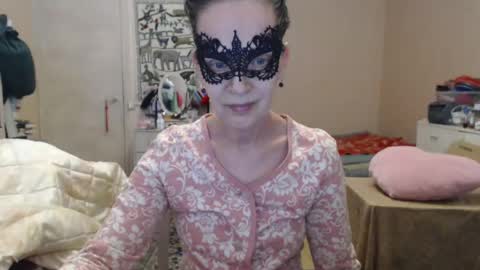 Snapshot of kiuminberry chatting on 06/23/26, 10:35 KiuminBerry online show from 06/23/26, 10:35