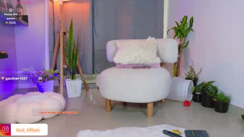  Tiffanii  online show from 09/12/25, 10:59