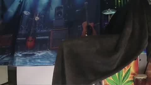 Snapshot of kiveuxmakeu chatting on 03/02/25, 08:48 kiveuxmakeu online show from 03/02/25, 08:48