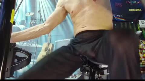 Snapshot of kiveuxmakeu chatting on 09/27/25, 04:45 kiveuxmakeu online show from 09/27/25, 04:45