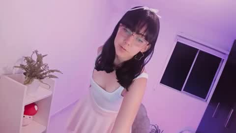 Snapshot of kiwi____ chatting on 12/24/24, 01:06 Little piece of fruit online show from 12/24/24, 01:06