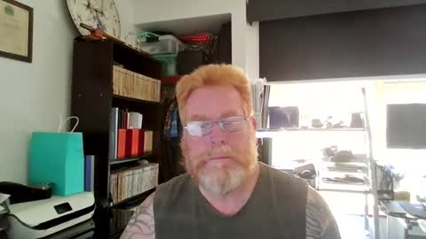 Snapshot of kiwi_boss61 chatting on 08/04/26, 04:37 kiwi_boss61 online show from 08/04/26, 04:37