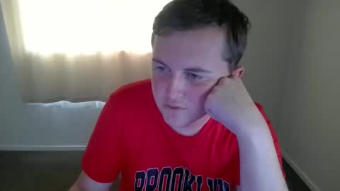 kiwi_twink21 online show from 03/05/26, 11:01