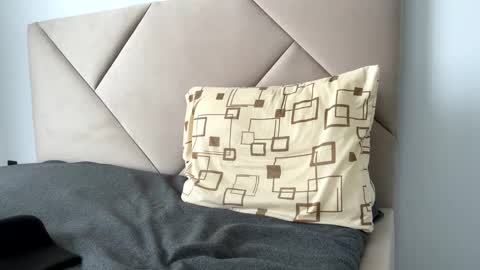 kiwigray online show from 02/09/25, 11:14