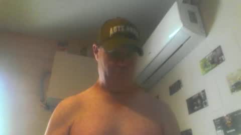 Snapshot of kiwiguy19773 chatting on 03/21/26, 09:29 kiwiguy19773 online show from 03/21/26, 09:29