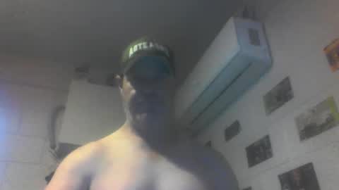 Snapshot of kiwiguy19773 chatting on 04/12/26, 01:32 kiwiguy19773 online show from 04/12/26, 01:32