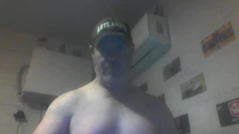 Snapshot of kiwiguy19773 chatting on 04/23/26, 06:58 kiwiguy19773 online show from 04/23/26, 06:58
