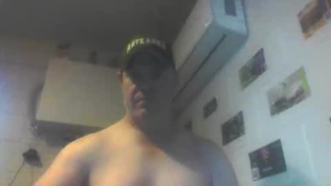 Snapshot of kiwiguy19773 chatting on 05/10/26, 03:55 kiwiguy19773 online show from 05/10/26, 03:55