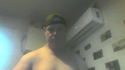 Snapshot of kiwiguy19773 chatting on 06/21/26, 03:53 kiwiguy19773 online show from 06/21/26, 03:53
