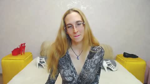Snapshot of klaryevans chatting on 12/07/24, 11:18 Klary online show from 12/07/24, 11:18