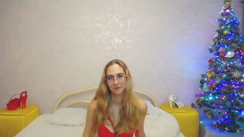 Snapshot of klaryevans chatting on 12/26/24, 06:12 Klary online show from 12/26/24, 06:12