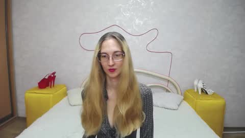 Snapshot of klaryevans chatting on 10/02/25, 09:38 Klary online show from 10/02/25, 09:38