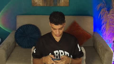 Snapshot of klaton__ chatting on 10/15/25, 10:43 klaton__ online show from 10/15/25, 10:43