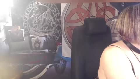 Michelle online show from 05/11/26, 05:57