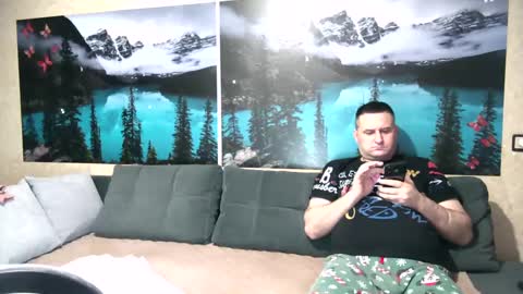 Snapshot of kleosnow chatting on 09/28/25, 07:58 Kleosnow online show from 09/28/25, 07:58