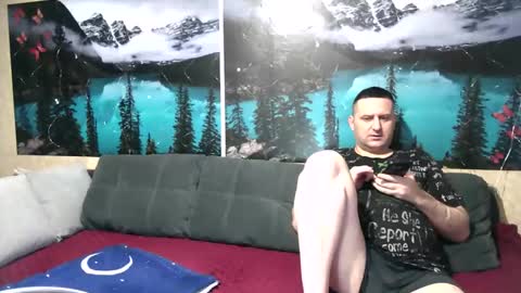 Snapshot of kleosnow chatting on 02/04/26, 07:03 Kleosnow online show from 02/04/26, 07:03