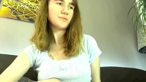 Snapshot of kleya___ chatting on 11/23/25, 04:29 Kleya online show from 11/23/25, 04:29