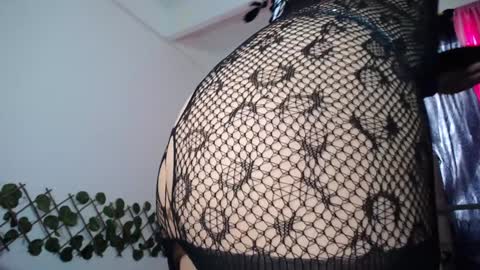 Snapshot of klie_blue09 chatting on 12/16/24, 06:27 Katherin online show from 12/16/24, 06:27