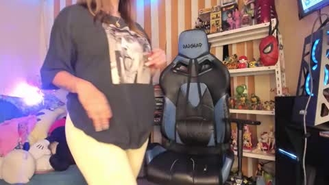 kloelamaravilla18 online show from 12/23/25, 02:31