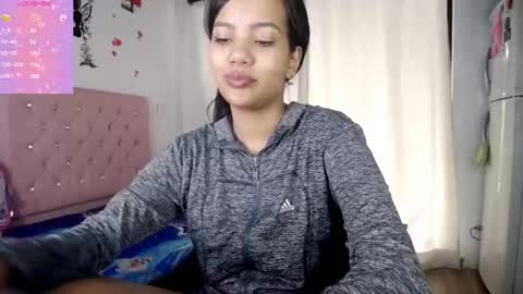 Snapshot of kloy_sech chatting on 03/03/25, 01:31 Valen online show from 03/03/25, 01:31