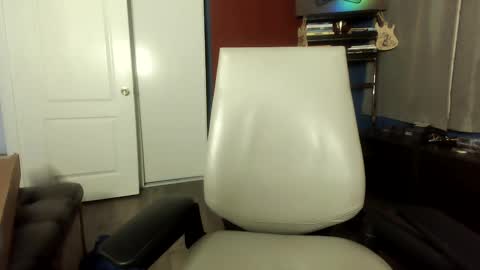 Snapshot of knighthawk_22 chatting on 02/02/25, 04:32 R online show from 02/02/25, 04:32