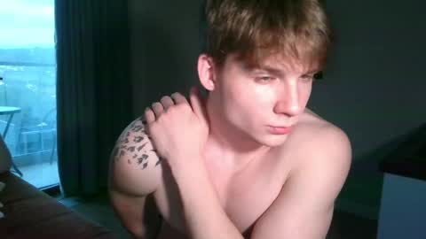 Snapshot of knotsiemens chatting on 05/23/26, 04:44 Adam online show from 05/23/26, 04:44