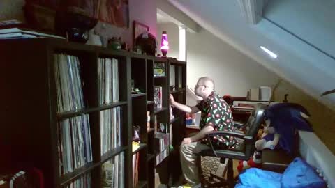 Snapshot of knowgood chatting on 11/11/25, 01:05 KnowGood online show from 11/11/25, 01:05