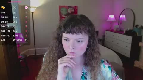 knowlita  online show from 10/14/25, 02:07