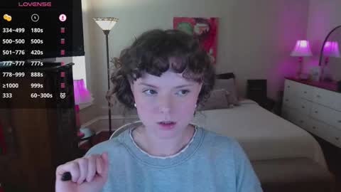 knowlita  online show from 10/21/25, 05:35