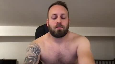 hugo online show from 01/05/25, 02:49