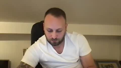 hugo online show from 11/14/25, 12:42