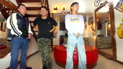 Snapshot of kobayaske chatting on 02/05/25, 12:10 kobayaske online show from 02/05/25, 12:10