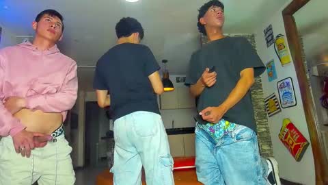 Snapshot of kobayaske chatting on 03/11/25, 12:44 kobayaske online show from 03/11/25, 12:44