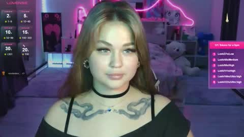 Mia online show from 11/08/25, 03:12