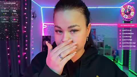 Mia online show from 02/14/26, 12:18