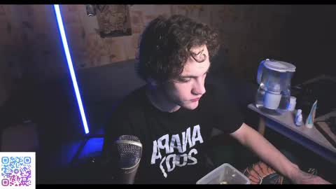 Snapshot of kolyakayne chatting on 04/28/26, 04:17 Kolya Kayne online show from 04/28/26, 04:17