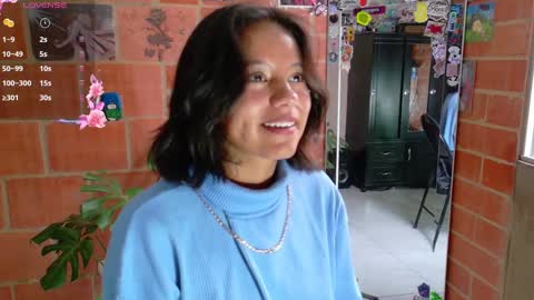 Snapshot of komatsu_ chatting on 03/05/25, 08:10  Komatsu Lilith online show from 03/05/25, 08:10