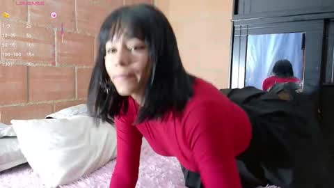 Snapshot of komatsu_ chatting on 10/10/25, 12:59  Komatsu Lilith online show from 10/10/25, 12:59