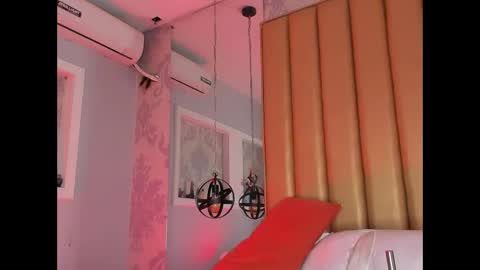 Luna  online show from 04/23/26, 12:29