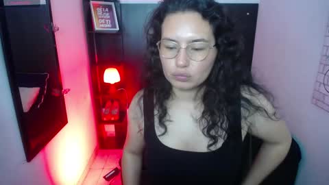 Snapshot of koral_purple chatting on 11/14/25, 03:22 koral purple online show from 11/14/25, 03:22