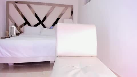 Snapshot of koralcruz chatting on 10/23/25, 05:01 Koral Cuz online show from 10/23/25, 05:01