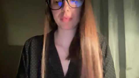 koravine online show from 11/19/25, 10:10