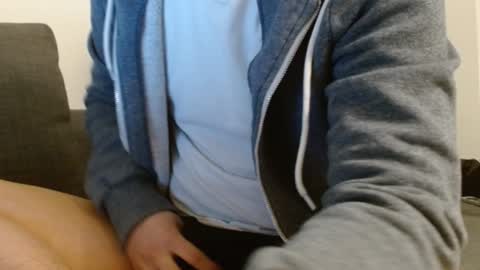 Korean online show from 01/21/25, 01:39