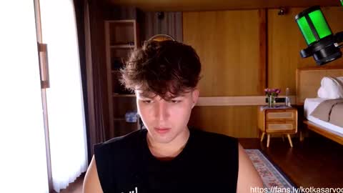 Danny online show from 09/24/25, 05:44