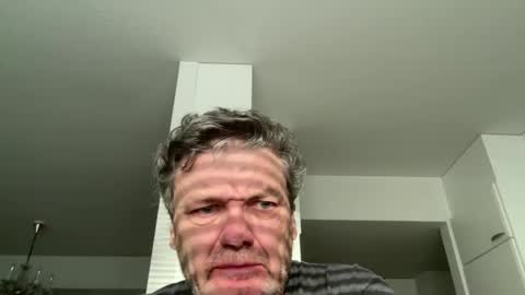 kovapoika online show from 10/10/25, 02:49