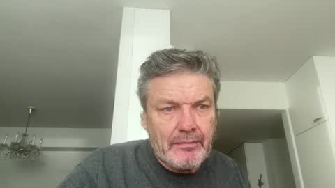 kovapoika online show from 10/15/25, 01:22