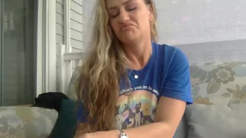 Snapshot of koyoteej chatting on 01/16/25, 01:58 koyoteej online show from 01/16/25, 01:58