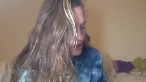 Snapshot of koyoteej chatting on 03/12/25, 03:24 koyoteej online show from 03/12/25, 03:24