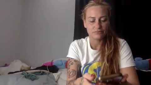 Snapshot of koyoteej chatting on 01/14/26, 12:49 koyoteej online show from 01/14/26, 12:49