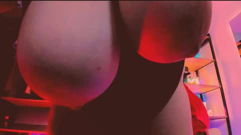 Khloe online show from 03/12/26, 04:51